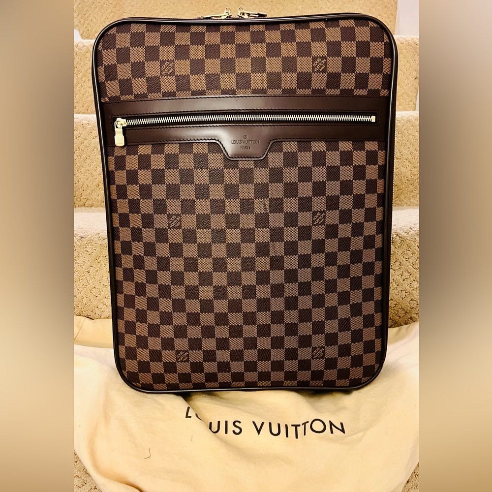 Authentic Louis Vuitton Damier Pegase 45